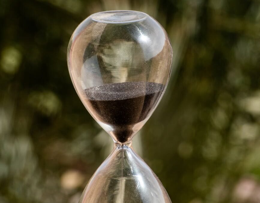 black sand grainer on hourglass